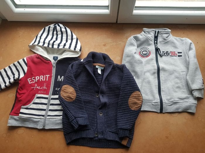 Lot de 3 gilets épais garçon taille 2 ans