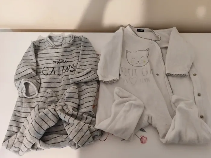 2 pyjamas 9 mois