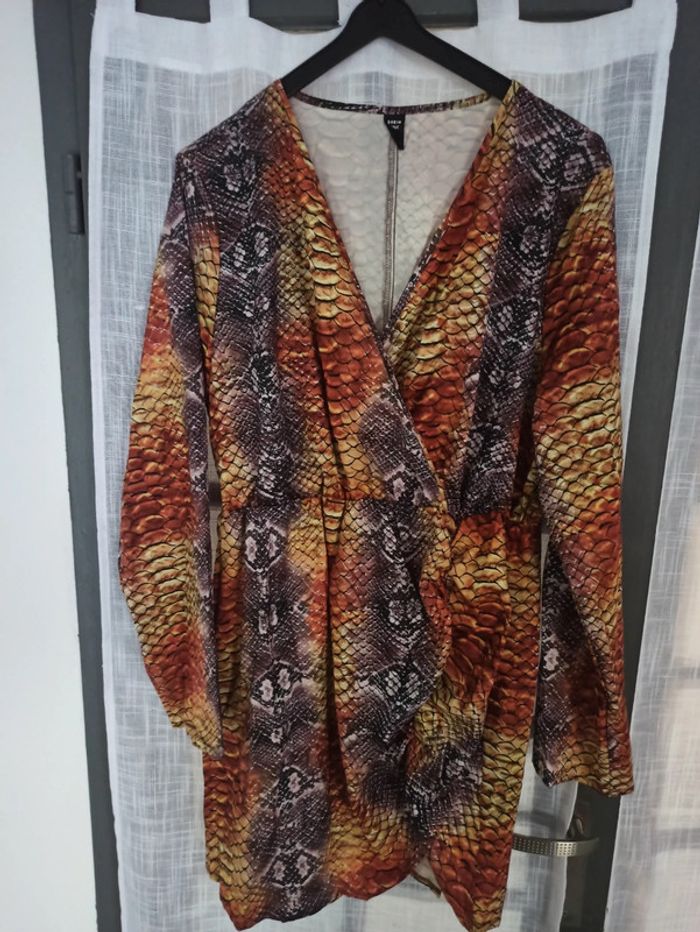 Robe Shein T1 neuve