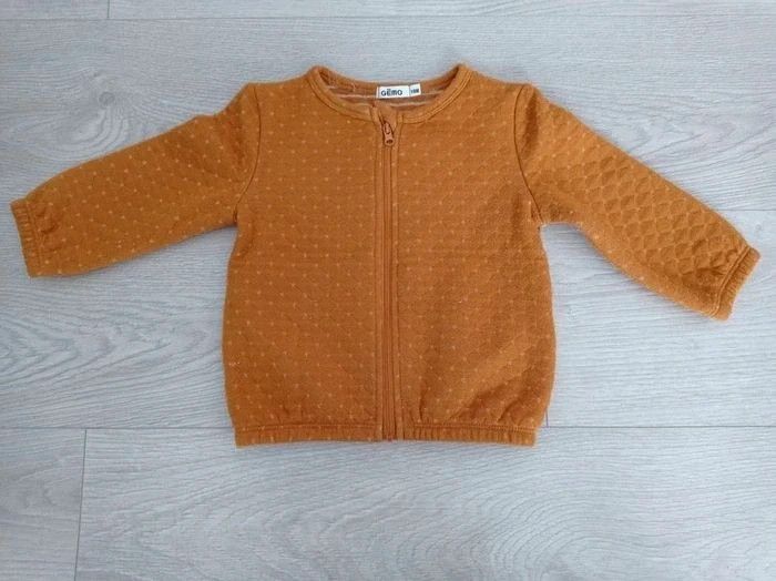 Gilet zippé jaune moutarde Gémo 18 mois