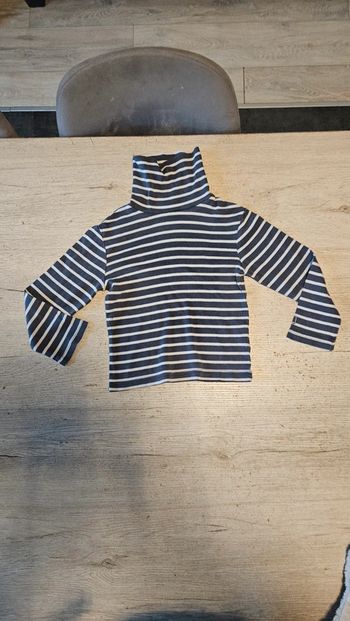 Sous pull à col roulé gris foncé ligné gris clair, Okaïdi, 5 ans, peu mis