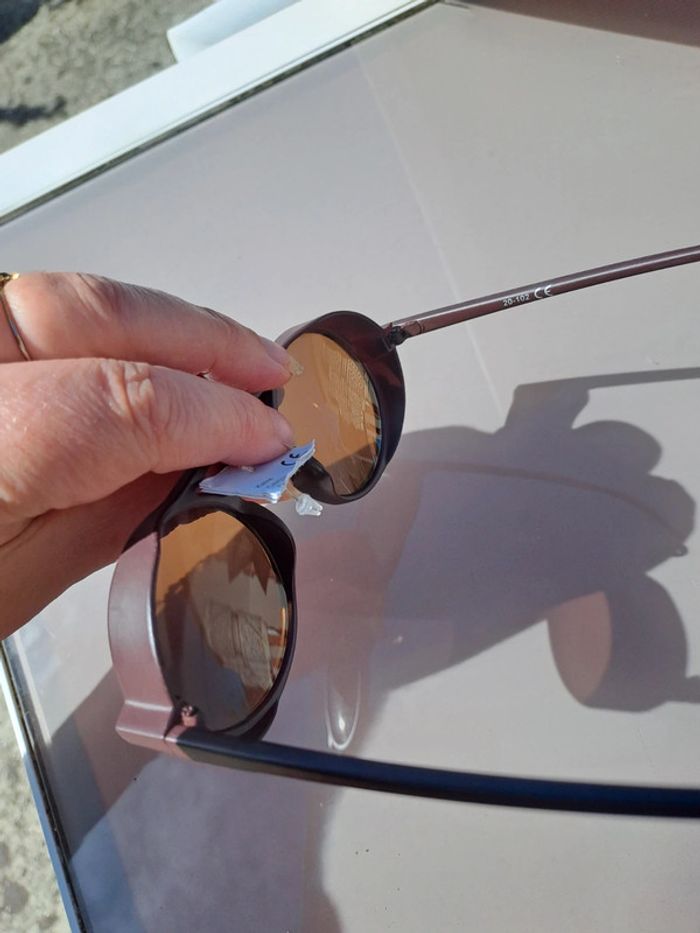 Lunettes de soleil - photo numéro 3