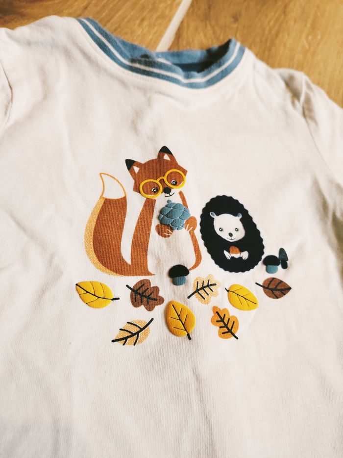 🦊Obaïbi- Ensemble Pantalon molletonné kaki et t-shirt avec motifs renard et hérisson - taille 6mois - photo numéro 4