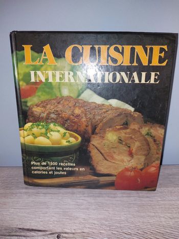 Gros livre la cuisine internationale