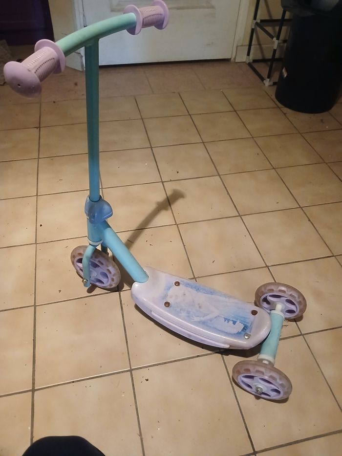 Trotinette reine des neiges - photo numéro 2