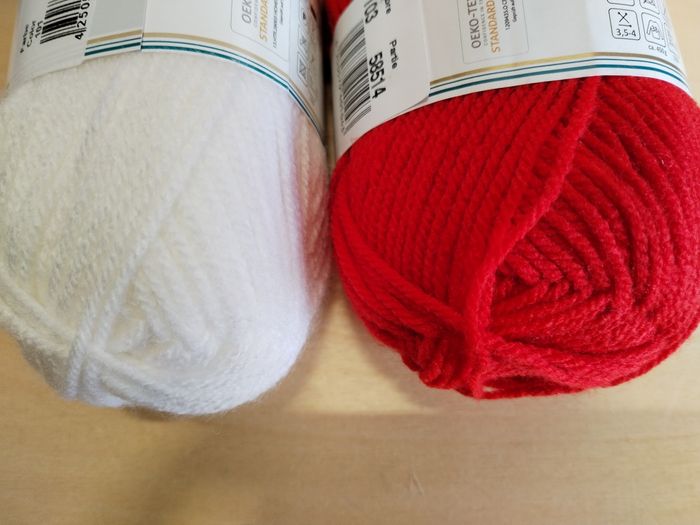 Lot de 2 pelotes de Laine couleur Noël - photo numéro 4