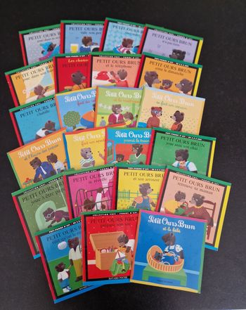 Lot de 23 livres petit ours brun