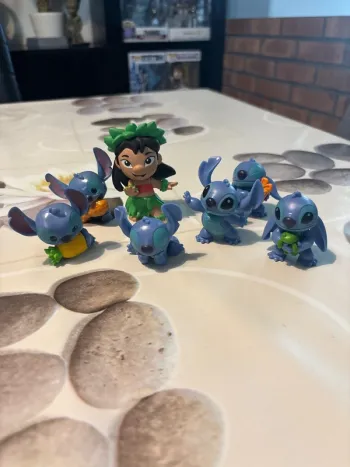 Lot de 7 figurines Stitch