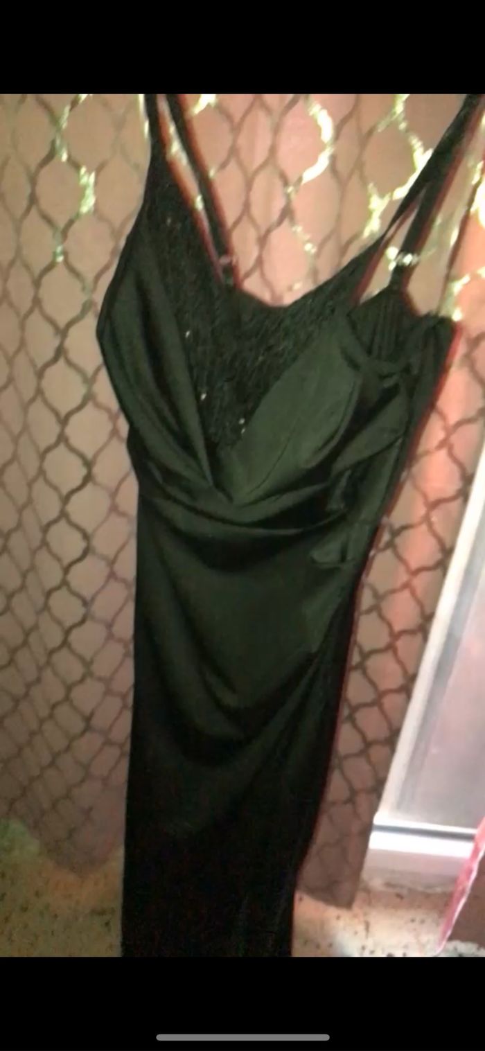 Robe de soirée pailletée - photo numéro 4