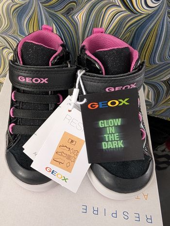 Chaussures montantes fille. Taille 21. Neuf. Geox