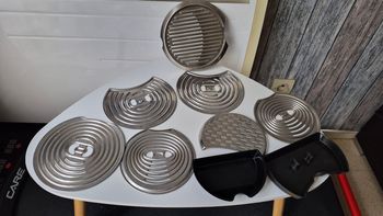 Lot de grilles et bacs d’égouttage
