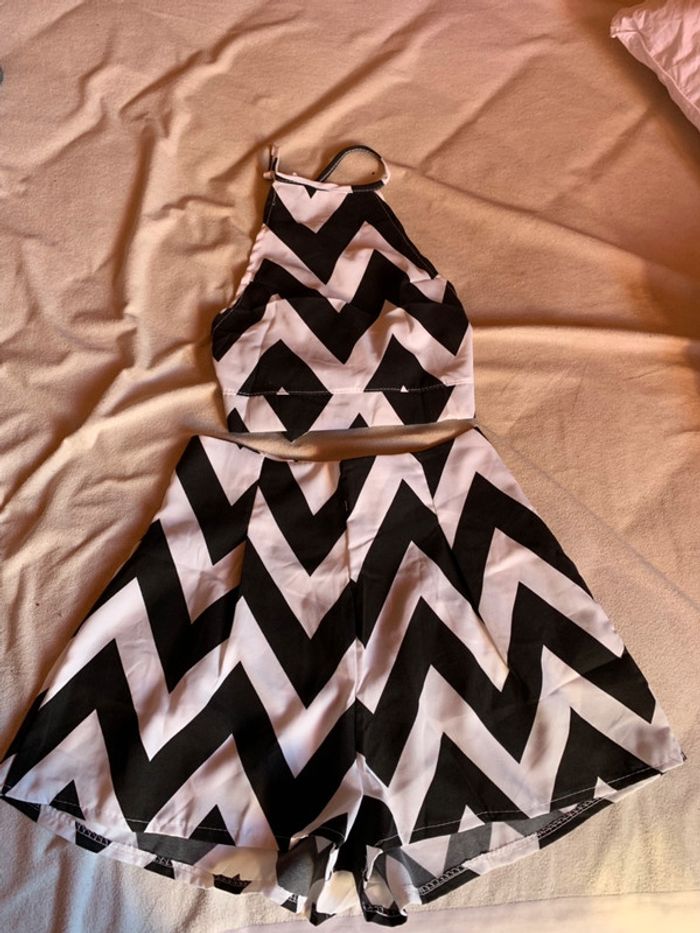 Ensemble rayé noir et blanc