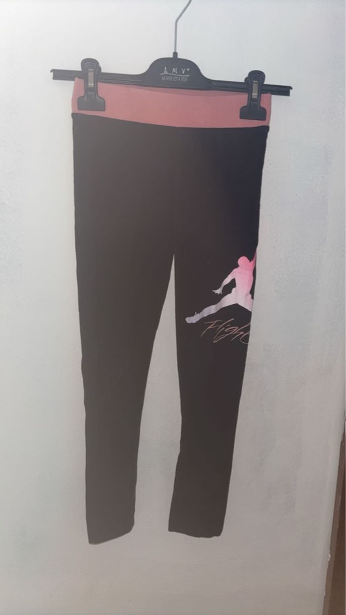 Leggins Jordan taille 8.10 ans - photo numéro 1