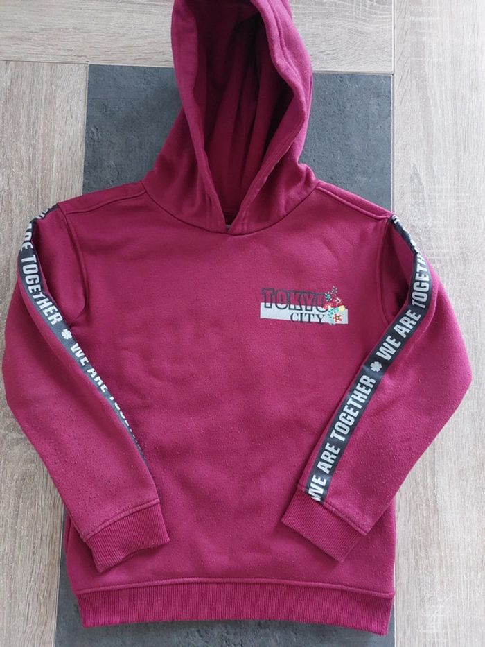 Sweat à capuche avec poches 👧 Taille : 8ans - photo numéro 2