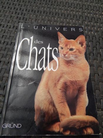 livre l'univers des chats. Grund
