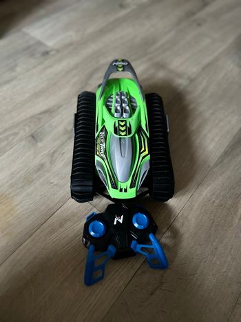 Voiture télécommandée