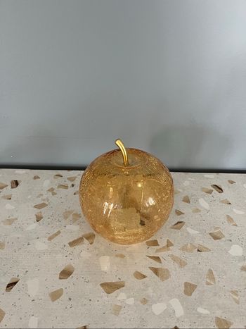 Grosse pomme lumineuse