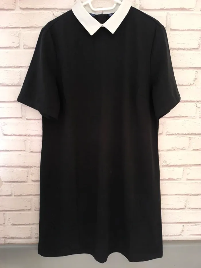 D2978 robe noire taille 46