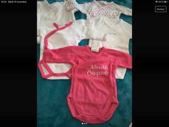 lot de 5 bodies mots d enfants tex et autres ect tbe 1 mois