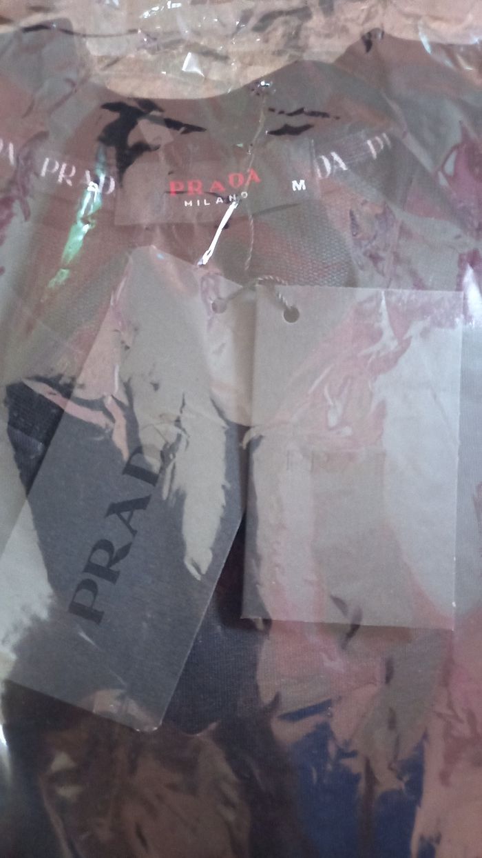 Sweat-shirt Prada neuf noir taille L - photo numéro 3