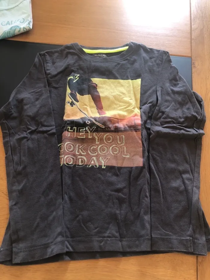 Lot de vêtements garçon 8 ans - photo numéro 11