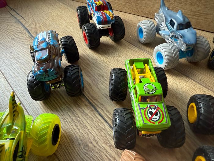 Lot de 9 monster truck monster jam hot wheels - photo numéro 3