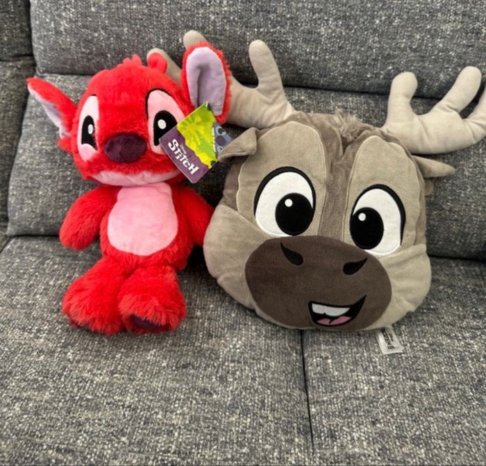 Petit cousin et stitch rouge neuf