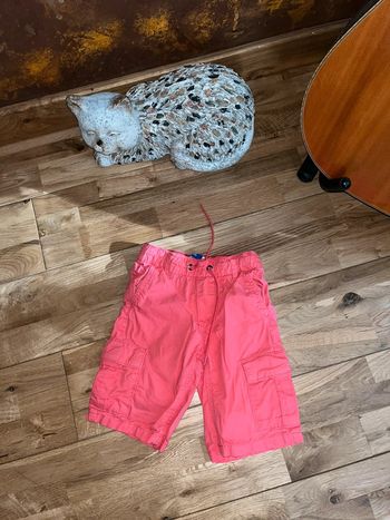 Joli short corail fluo très bon état okaidi 4 ans /104cm