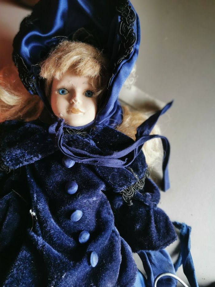 Poupée porcelaine - photo numéro 2