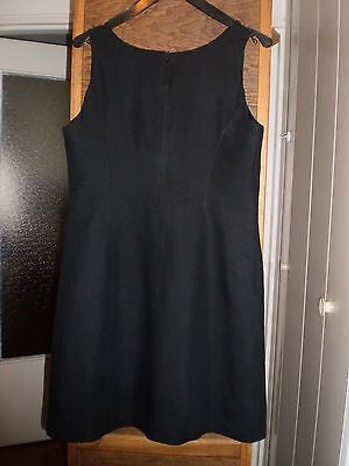 robe noir t 40 ASTUCES