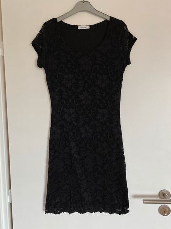 Robe noire dentelle