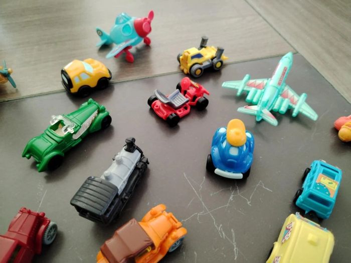 Lot ancien jouets kinder et autres - photo numéro 7