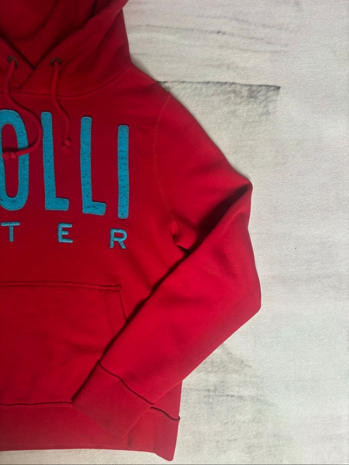 Sweat à capuche Hollister taille M rouge bordeaux logo brodé bleu clair - photo numéro 5