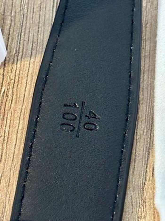 Ceinture Yves Saint Laurent cuir noir 100 cm – boucle dorée - photo numéro 6