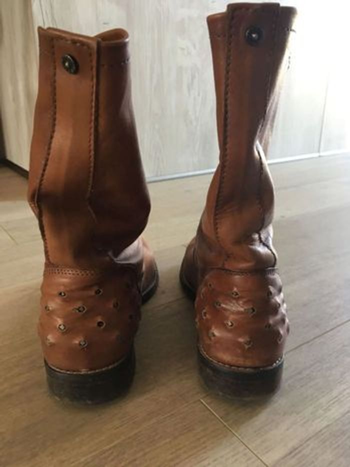 Bottines camel cloutées et effet usé Diesel - photo numéro 3