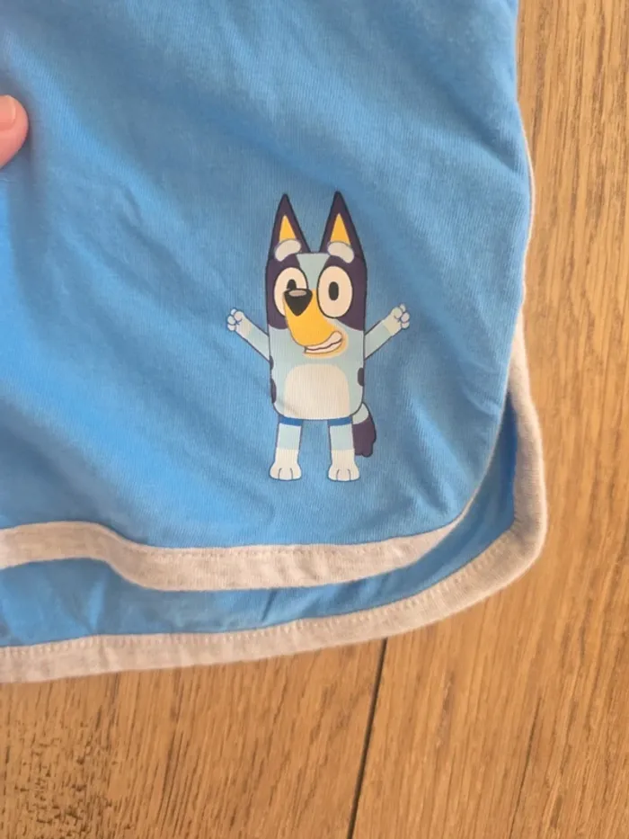 Short bluey 10 ans neuf - photo numéro 3