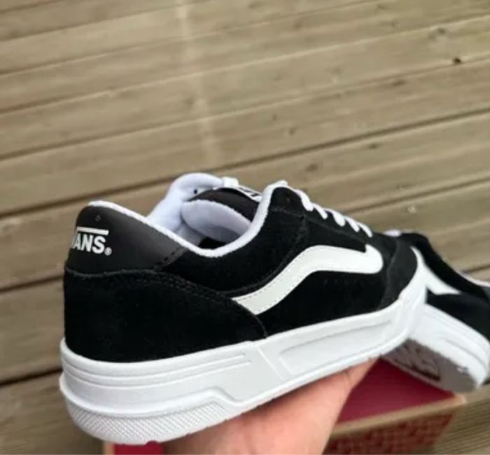 Vans Hylane Taille 38 Neuf avec boîte - photo numéro 2