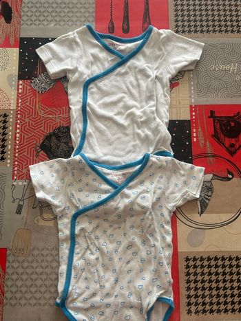 Lot bodies garçon 12 mois