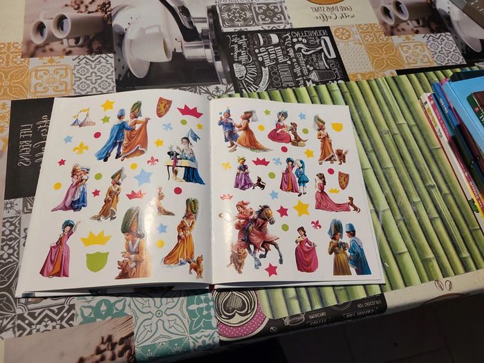 Martine princesses et chevaliers - photo numéro 3