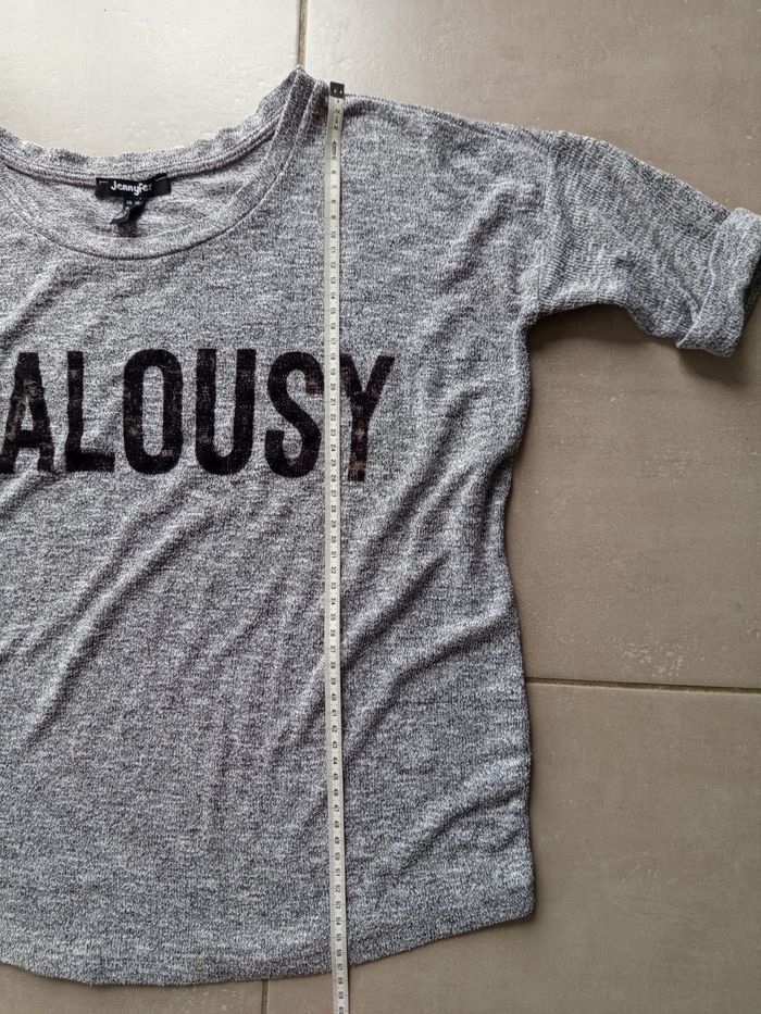 Très beau tee shirt en maille en très bon état - photo numéro 5