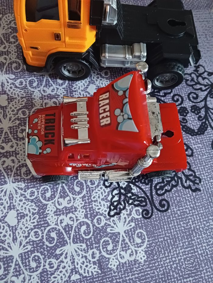 3 véhicules - photo numéro 3