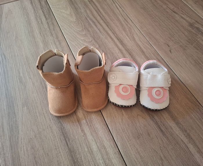 Lot 2 paires de chaussures bébé fille fleur rose