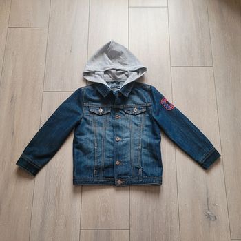 Très belle veste en jeans bleu de qualité. Garçon 6 ans. Marque Creeks