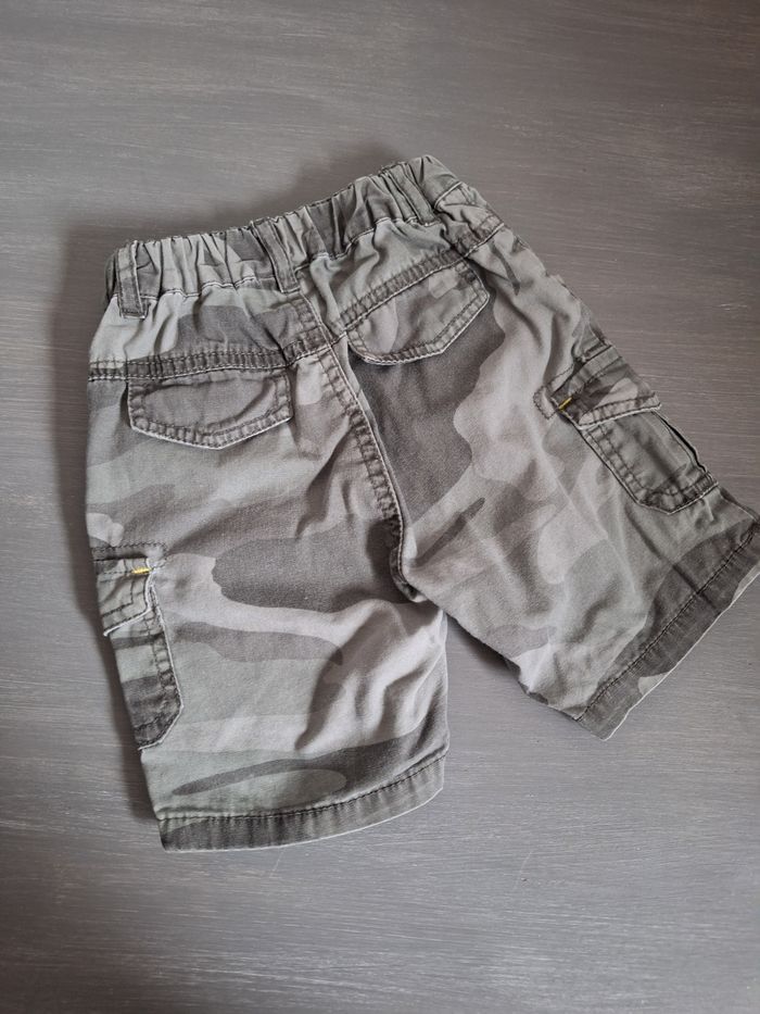 Short kaki - photo numéro 2