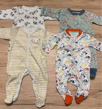 Lot 4 pyjamas 1 pièce 3 mois