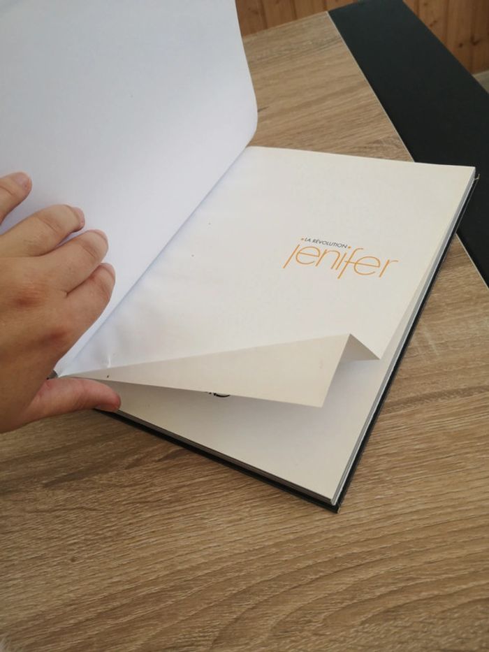 Livre Jenifer la révolution - photo numéro 5