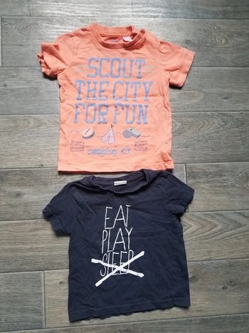 Lot de 2 t-shirts taille 2 ans bon état