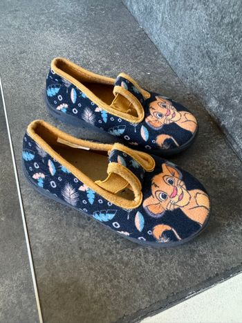 Chaussons Le roi Lion p.29 - 4€
