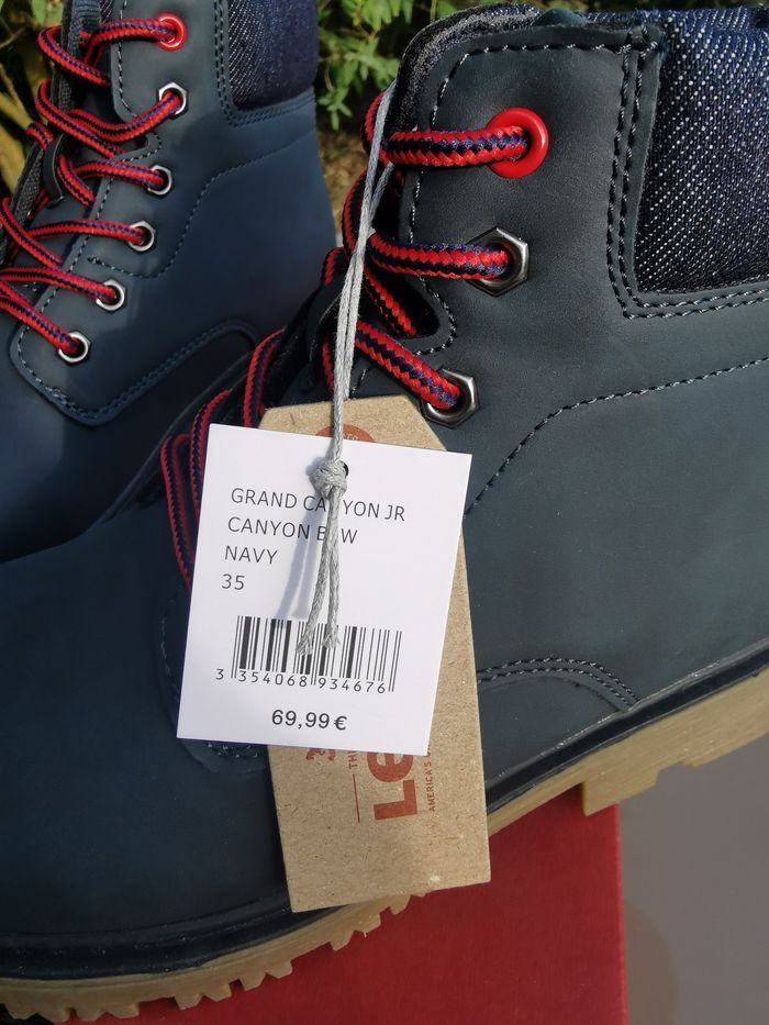 Levi's montantes neuves taille 35 - photo numéro 2