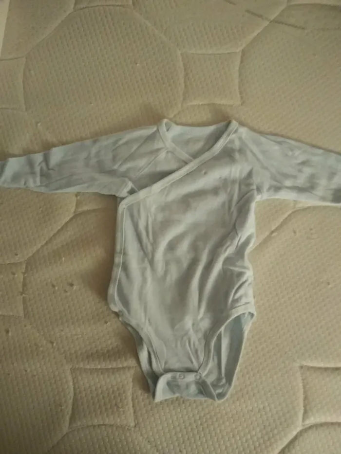 Lot de 7 Bodies Garçon 1 an - photo numéro 9
